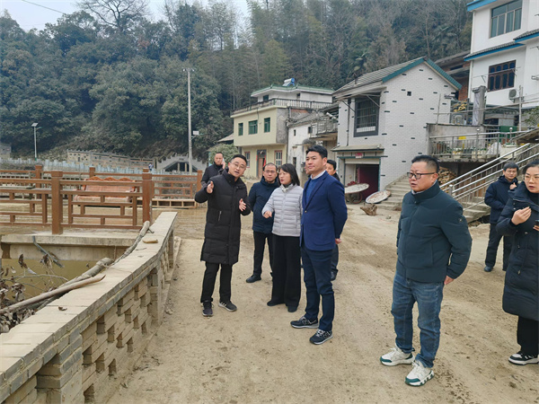 1月7日，江卓琪副市長帶隊督查賢源河災后治理事宜。.jpg