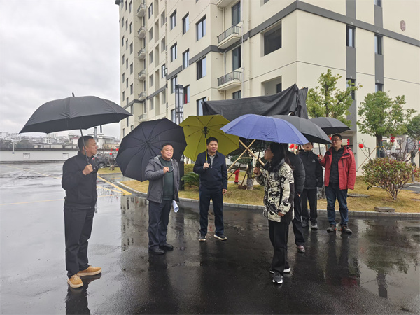 2月20日，洪董陪同詹凱縣長(zhǎng)一行調(diào)研七川安置區(qū).jpg