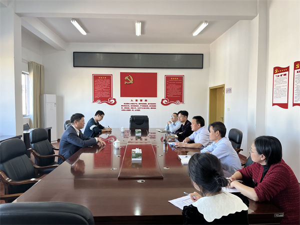 10月14日，常務(wù)副縣長詹凱赴集團調(diào)研指導(dǎo)工作.jpg