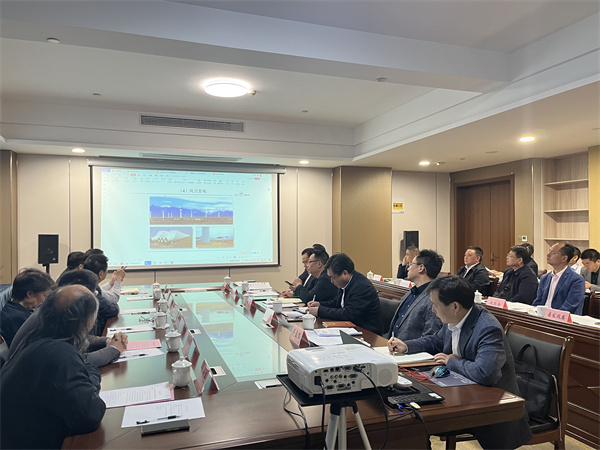 4月29日，集團對接并邀請中國國促會農安委來歙投資考察并開展座談，縣領導汪凱、吳志平、王坤、畢孟飛及相關縣直單位參加座談，會上就合作項目有關情況進行交流。.jpg